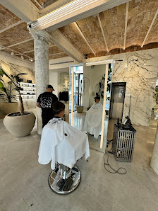 ELIJAH Salon | Barber | Tattoo - Laietana thumb 4